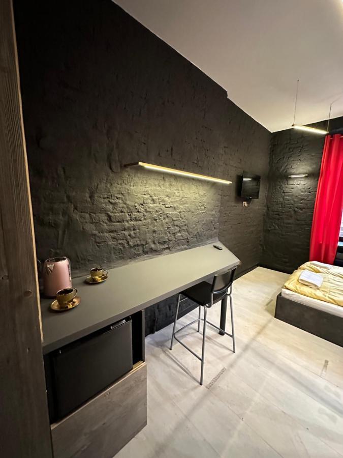 Darkhouse Versace Red Лодзь Екстер'єр фото