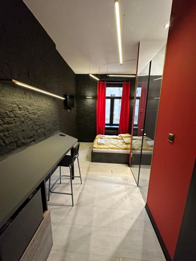 Darkhouse Versace Red Лодзь Екстер'єр фото