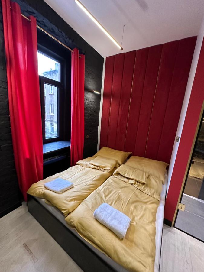 Darkhouse Versace Red Лодзь Екстер'єр фото